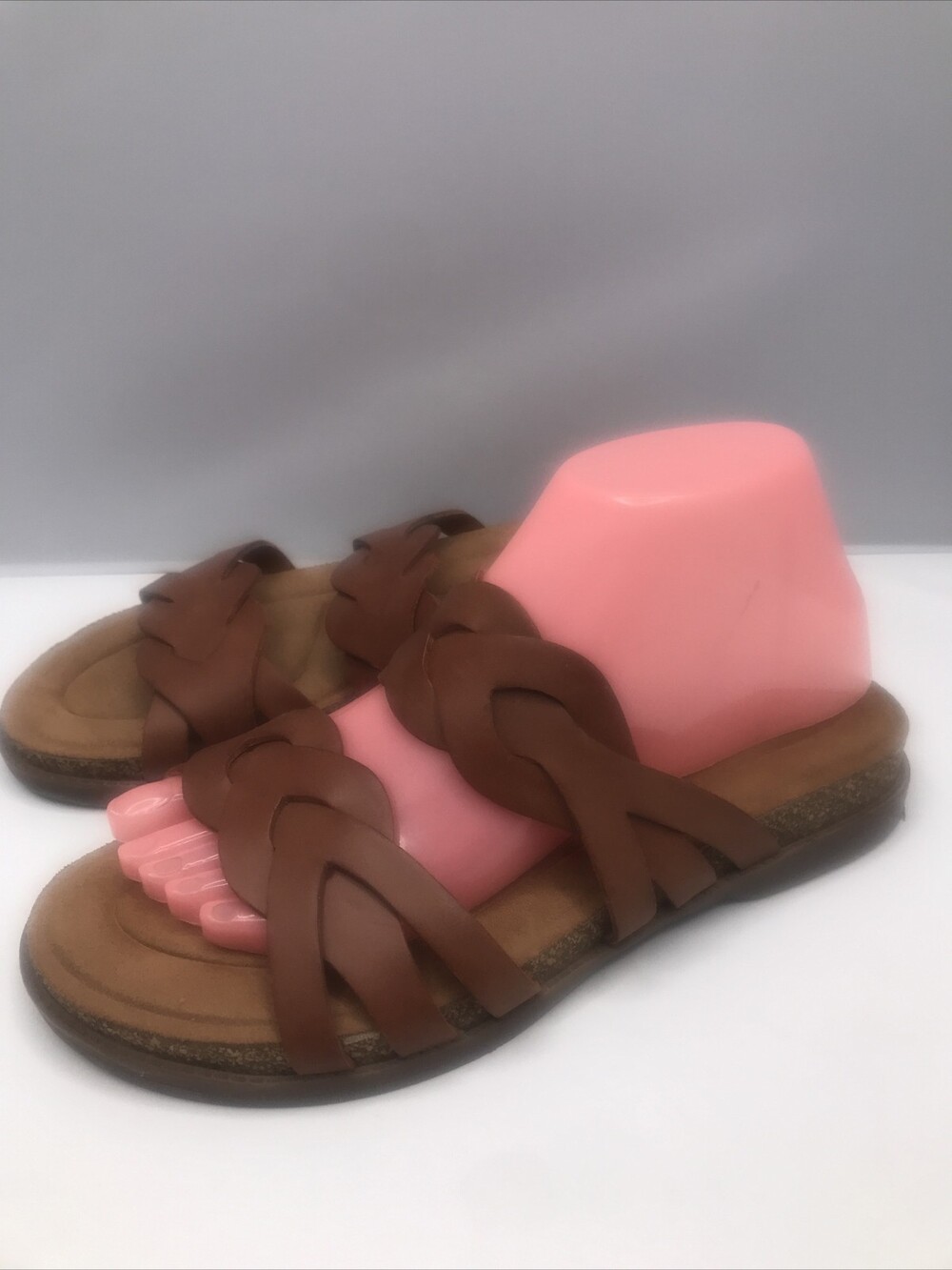 Earth ETDESTY 8M Women’s LEATHER Slides Shoes Sandals EXCELLENT CONDITION
